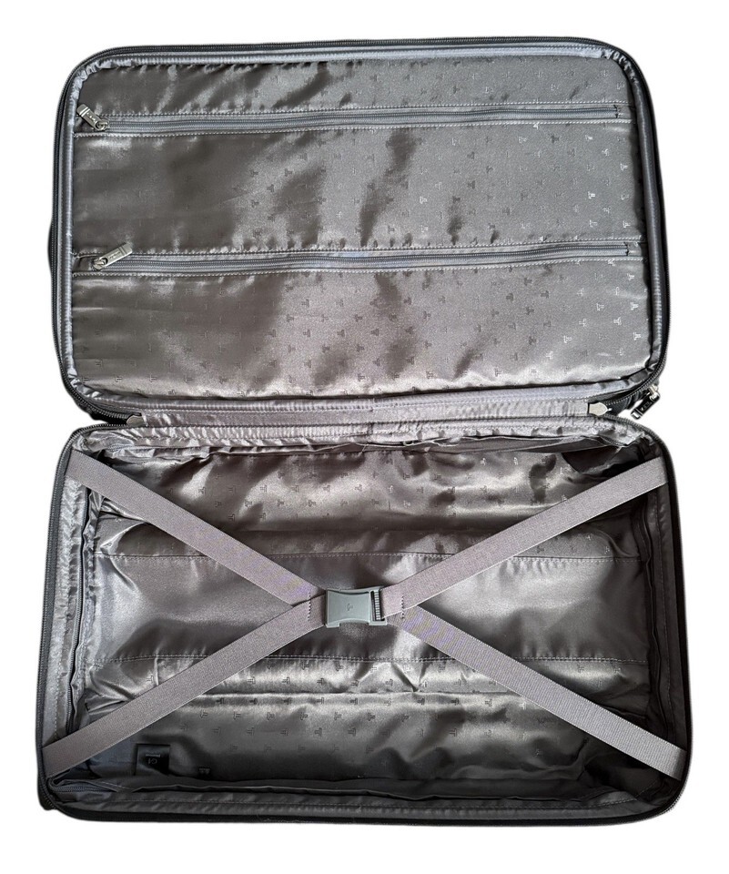 22” TUMI Alpha G4 Carry-On Bag Suitcase Luggage Garment Black Nylon 22034D4 VGUC Item image 15