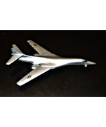 Diecast B-1 Bomber Airplane Toy Movable Wings - $57.11 MXN