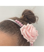 Woman Hair Headband Clear Plastic Accessory with Fabric Pink Rose and beads  - $185.42 MXN