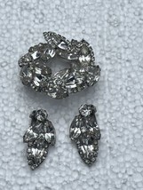Vintage Estate Jewelry Set Weiss Prong Set Clear Rhinestone Brooch Clip Earrings - £47.47 GBP