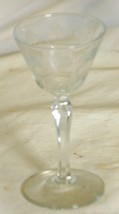 Etched Floral Wine Glass 5-7/8&quot; - $239.70 MXN