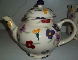 Emma Bridgewater Wallflower 2 Pint Teapot - £77.84 GBP