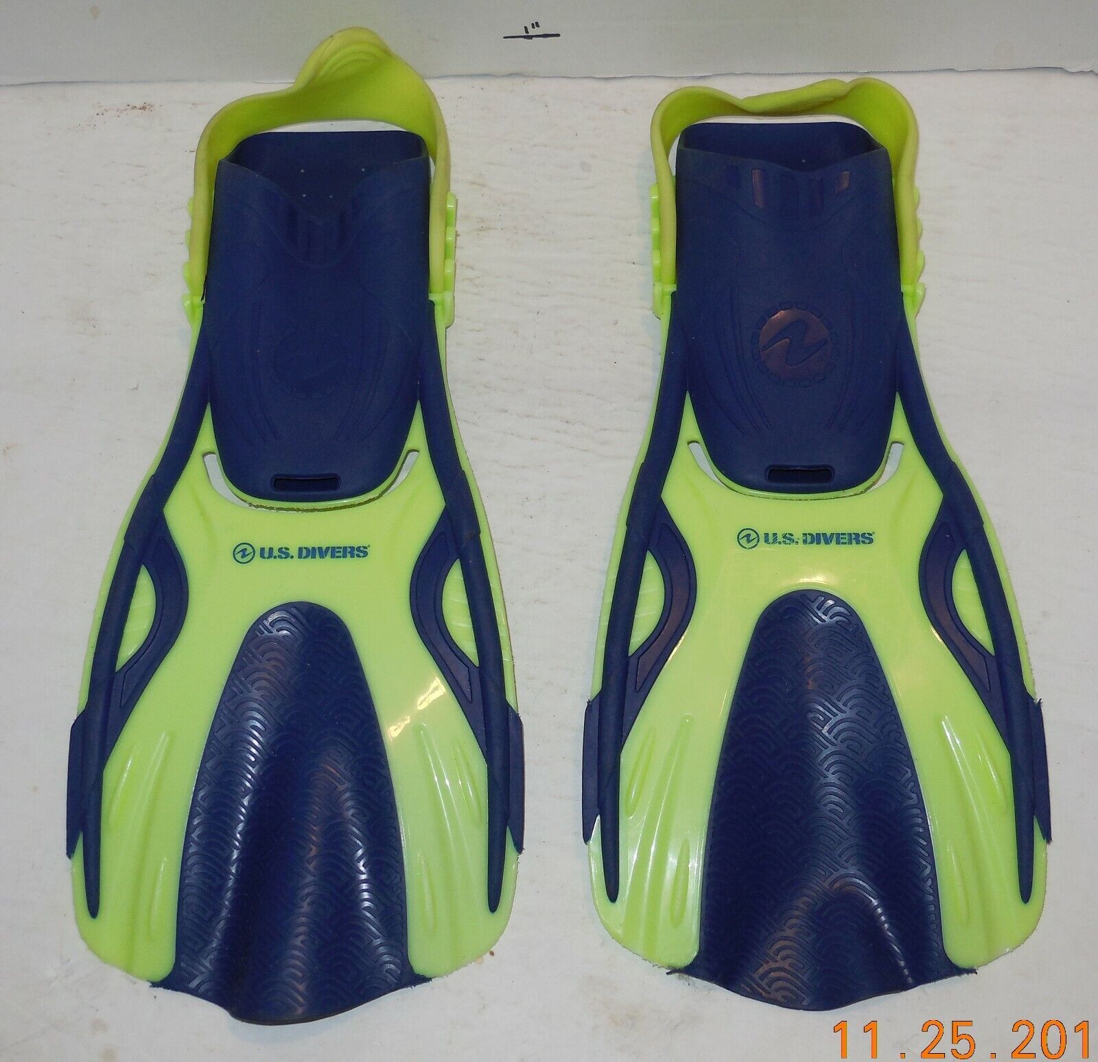 U.S. Divers Scuba Diving Fins Size Small 9-13 - $24.98