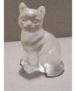 Fenton Crystal Velvet Sitting Cat Figurine  - $417.11 MXN