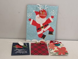 Lot of 4 Hallmark Santa Happy Holidays Poinsettia Small Medium Gift Pape... - $185.34 MXN