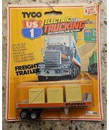 Vintage Tyco US1 Electric Trucking Roadway Flatbed Trailer w/ crates box... - $65.00