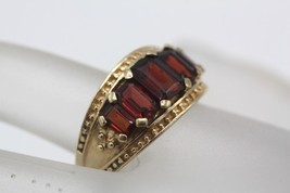 Vintage 10K Yellow Gold Emerald Cut Red Garnets Ring Size 10 - £189.51 GBP