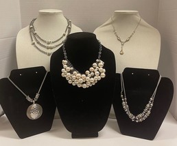 5 Vintage NecklacesY-Drop Triple Strand Cluster More! - $285.10 MXN