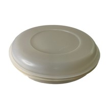 Tupperware Small Serving Center Divided Veggie Party Tray Almond #1708 Lid #1709 - £8.33 GBP