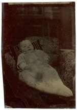 CIRCA 1860&#39;S 2.5X3.5 in Hand Tinted Antique TINTYPE Adorable Baby in White Dress - £12.58 GBP