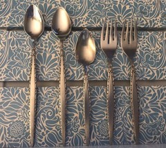 Oneida VENETIA Community Stainless Flatware Mixed Lot of 5 Spoons Forks Vintage - £25.33 GBP