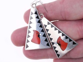 Dennis &amp; Nancy Edaakie Zuni Cardinal inlaid sterling earrings - £308.32 GBP