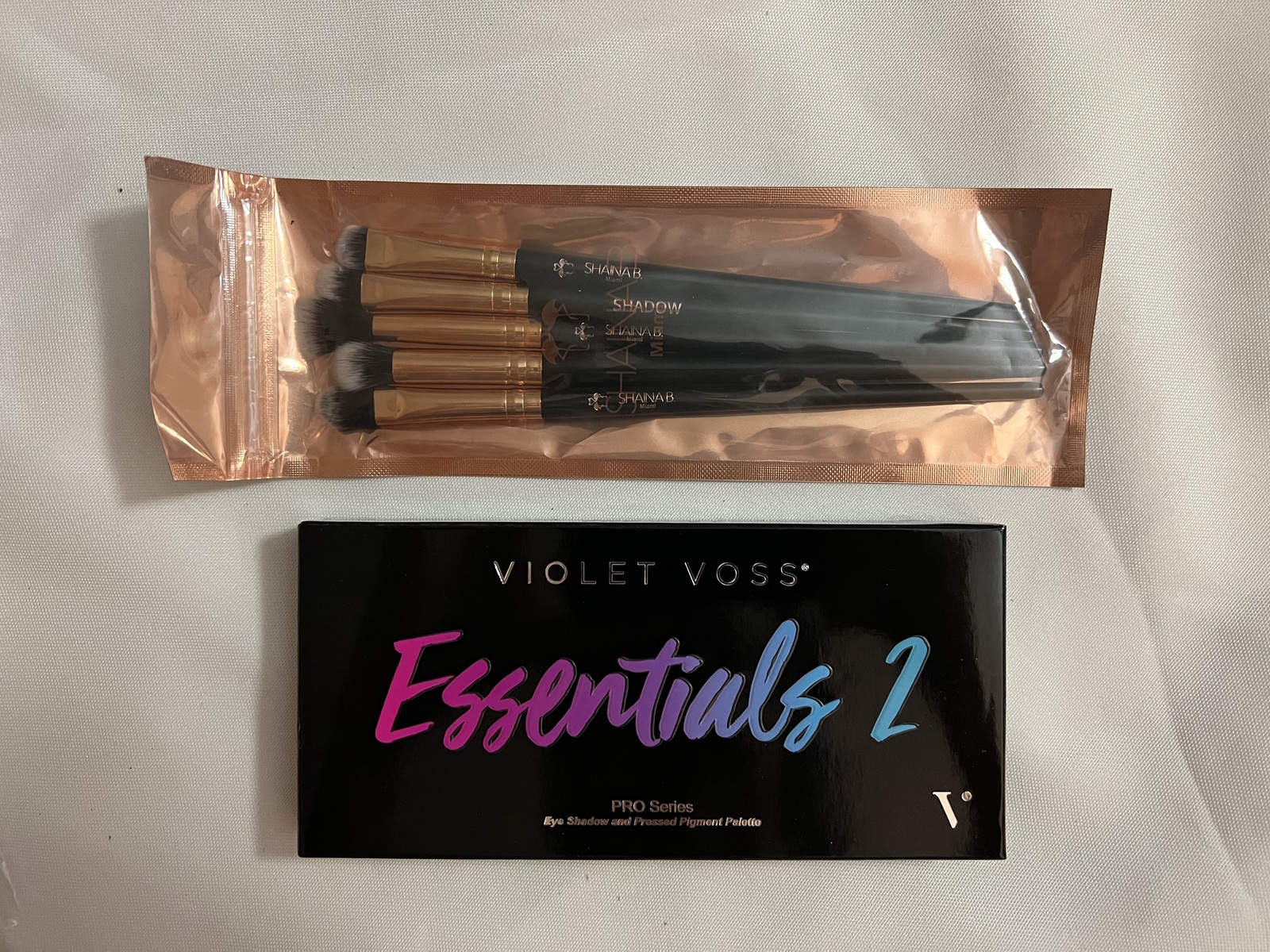 Primary image for Violet Voss Essentials 2 Eye Shadow Palette With Bonus Free Brush Set