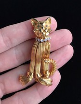 CAT Gold-Tone Wire Work Art Vintage Brooch Pin with Rhinestone Collar - ... - £60.32 GBP