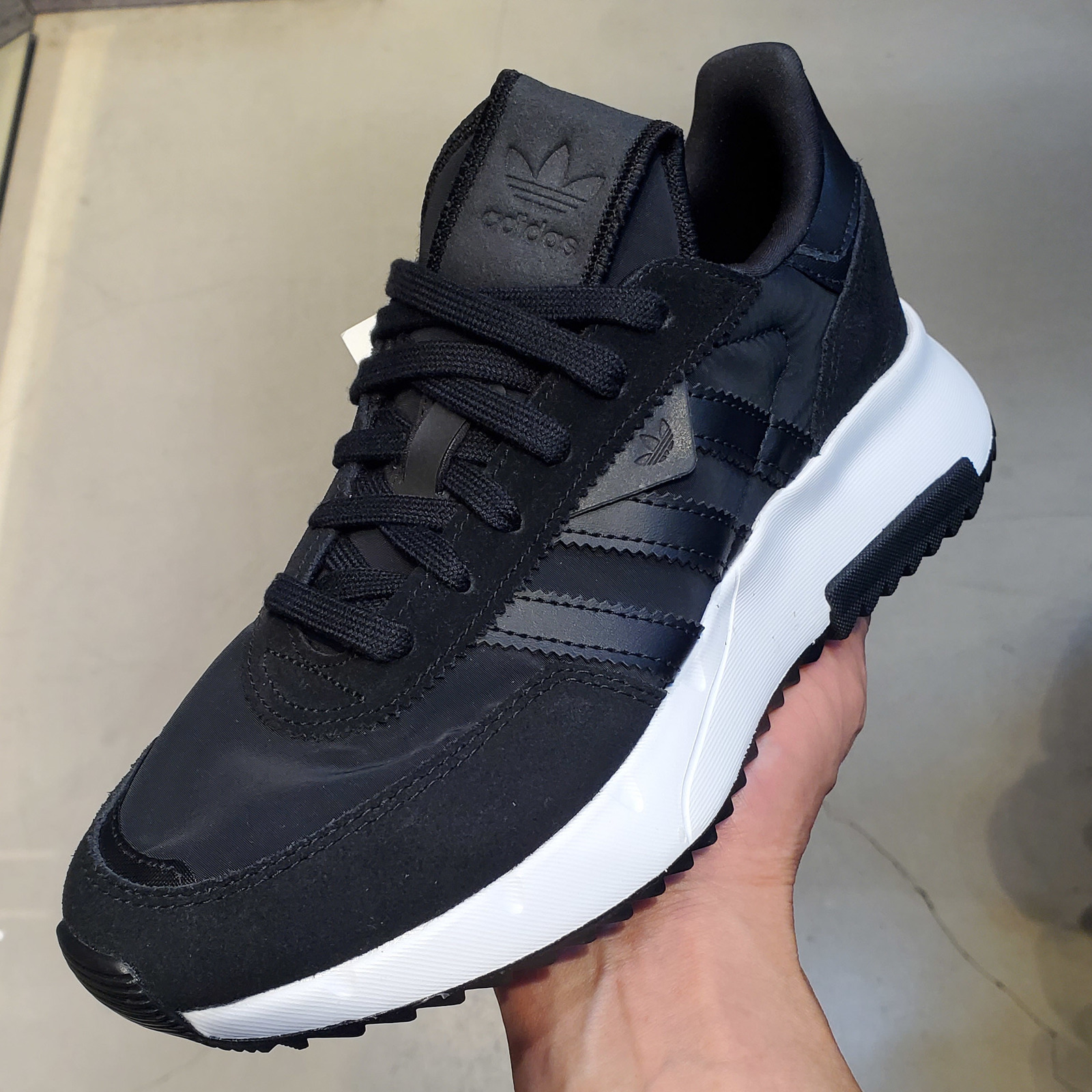 50 similar Originals Core Black/Core items F2 Retropy and Adidas