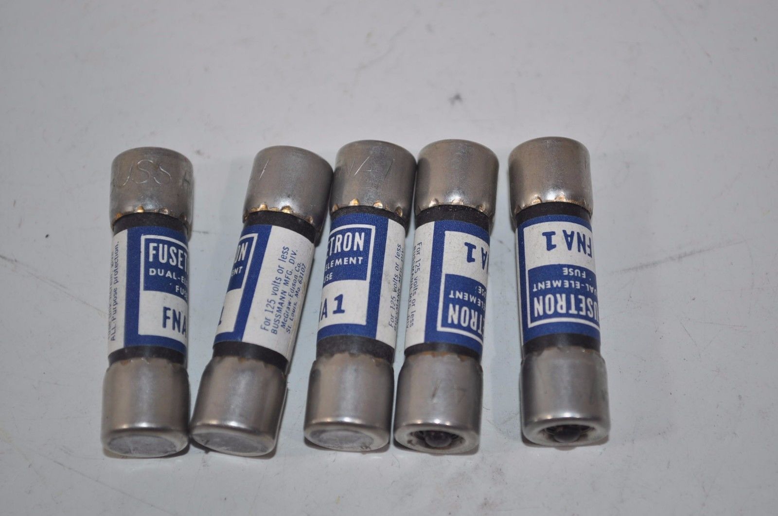 Lot of 5 NEW Buss Bussmann Fusetron Fuses Model# FNA 1 - $11.57