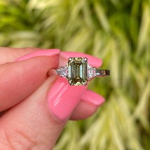 Vivid Green Emerald Cut 1.52Ct IGI Lab Grown Diamond 3 Stone Engagement ... - £1,207.92 GBP