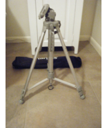 Targus Tripod TGT-58TR Max 58&quot; tall With 3 Way Panhead Fits Multiple Camera - £10.58 GBP