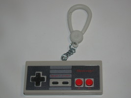 CLASSIC CONSOLE - BACKPACK BUDDY - Nintendo NES Controller  - £15.80 GBP