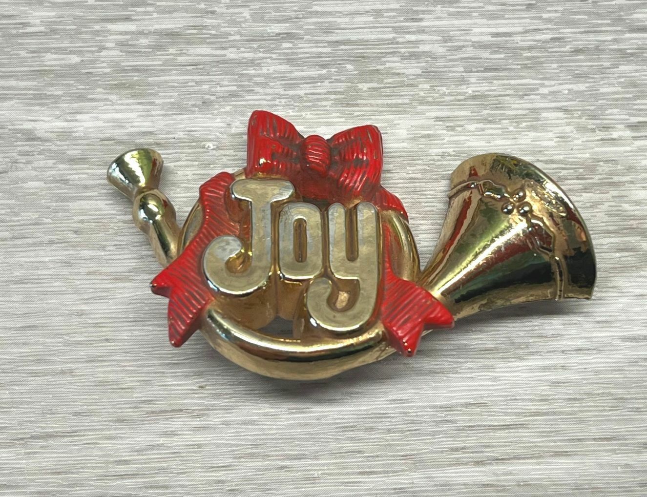 Hallmark Joy French Horn Brooch Pin Vintage 1983 Christmas Gold Tone 2 In Across - $11.95