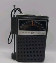 Vintage 1970s General Electric GE AM/FM Transistor Radio Model 7-2515 Te... - $18.96