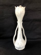 Antique Porcelaine Art Déco Tulipe Vase. Marquée Bas - $85.62