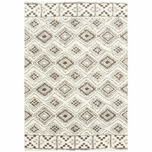 2&#39; X 3&#39; Ivory And Brown Geometric Shag Power Loom Stain Resistant Area Rug - $95.98