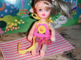 Fisher Price Loving Family Dollhouse Beach Towel Little Kelly Swimsuit DOLL INCL - £7.11 GBP