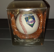 Vintage Atlanta Braves 1995 World Series Fotoball in Baseball Glove - $894.53 MXN