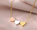 Cadena de acero inoxidable con dijes de corazón 3 colores tipo cartier - $16.00