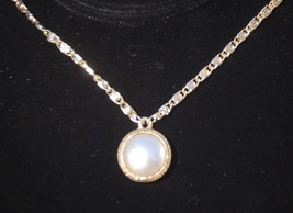 Jelly Belly Faux Pearl Necklace Gold Tone Jewelry Vintage - £10.16 GBP