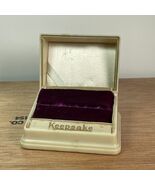 Vintage Ring box keepsake Jewelry box  - $16.17