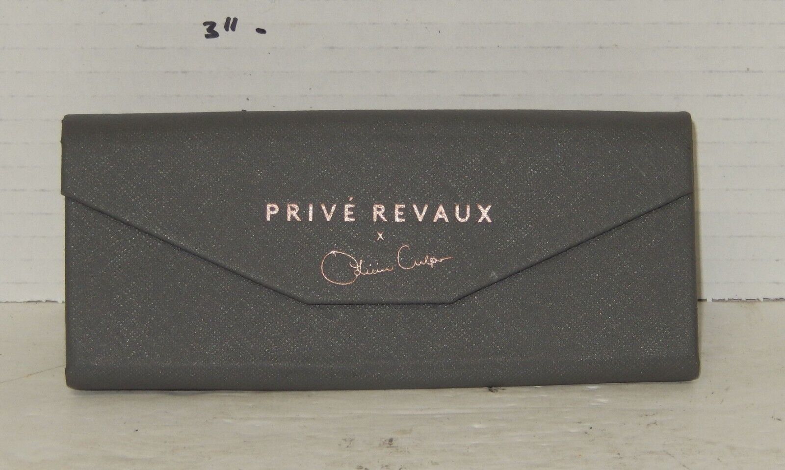 Prive Revaux Gray Sunglasses Eyeglasses Case - $14.80