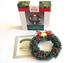 * Hallmark Little Frosty Friends Memory Mini Wreath 1990 - NO Stand or O... - $9.99
