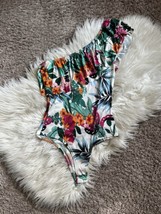 Fashion Nova tropical body suit size m - $22.76