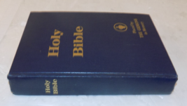HOLY BIBLE Placed by THE GIDEONS in Memory in Blue Hardcover 1980 - $14.68