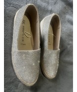 Anne Klein Silver And Sparkle/Bling Women’s Flats Size 8 - $385.85 MXN