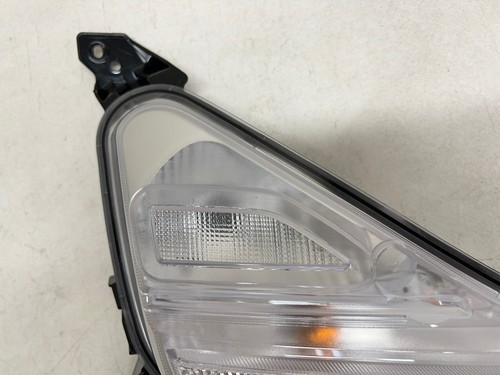 92306-M7000 2019 2020 2021 KIA FORTE FRONT RIGHT FOG LIGHT TURN SIGNAL Item image 6