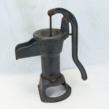 Antique WL Davey Cast Iron Hand Pitcher Water Pump Rockford Ill  Vintage... - £68.85 GBP