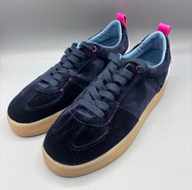 Steve Madden Tucker Navy Sneakers 9 Velour Casual Gum Sole Pink Accents - $977.84 MXN