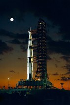 APOLLO 17 SATURN V AT LAUNCH PAD 39A UNDER FULL MOON 4X6 NASA PHOTO REPRINT - £6.26 GBP
