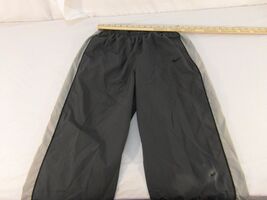 Children Youth Boy's Nike Light Gray &amp; Gray Lined Track Pants Workout Gy... - $15.33