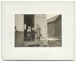 Vintage 1920&#39;s 4 x 5 inch cabinet photo little girls on a porch step - £11.84 GBP