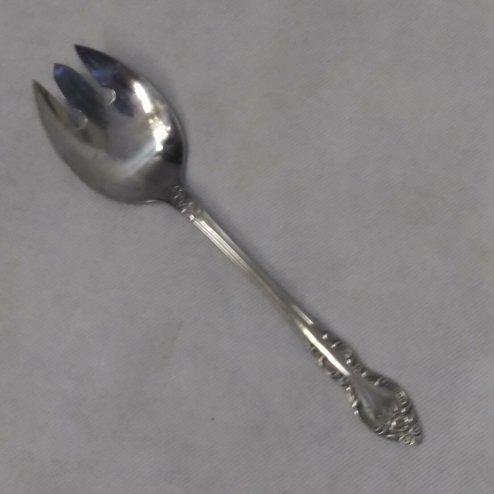 International Silver Rogers Victorian Rose Salad Meat Serving Fork Stainless - $16.95