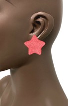 1.5/8 Long 80s Style Large Star Salmon Pink Casual Statement Fun Clip On Earring - £9.49 GBP