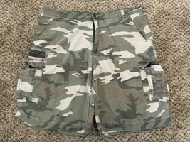 Vintage No Boundaries Shorts Men 42 Camo Cargo Military Y2K Baggy Skater Hip Hop - $27.71