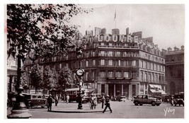 RPPC Postcard Grand Hotel du Louvre Paris Old Cars 1934 - £6.26 GBP
