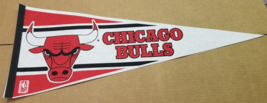 Chicago Bulls Pennant 1992 Black White Red Horn Tips Old School Vintage - £18.64 GBP