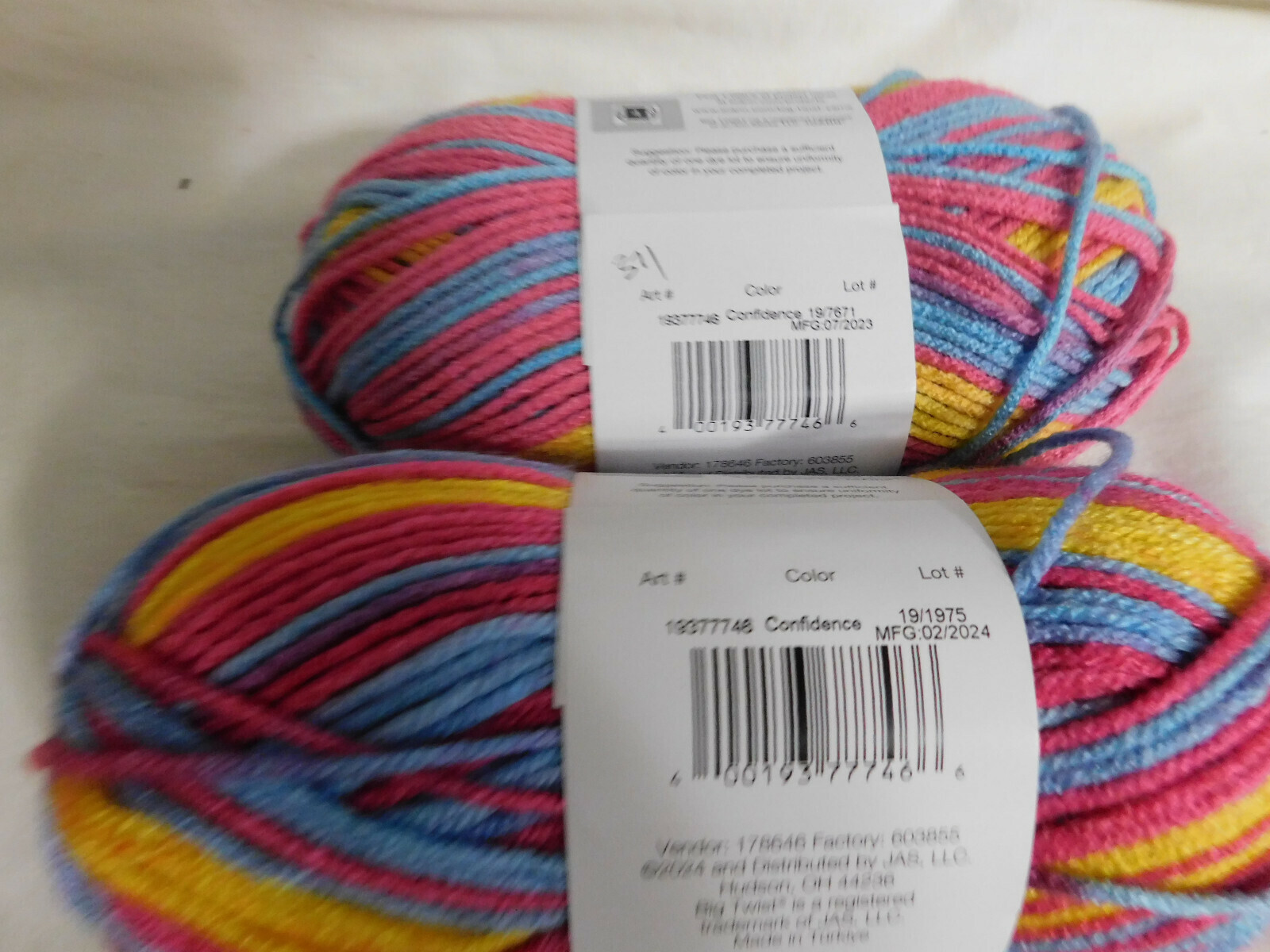 Big Twist Living Confidence lot of 2 Dye Lot Mixed Item image 2