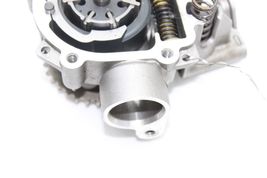 18-23 AUDI S5 OIL PUMP W/ GEAR Q1966 image 2
